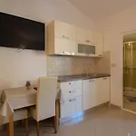 Daire Kameni Dvori Baška Voda