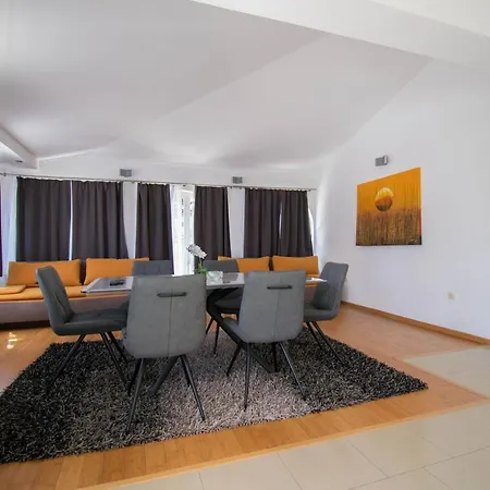 Kameni Dvori Apartament Baška Voda