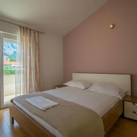 Kameni Dvori * Baška Voda